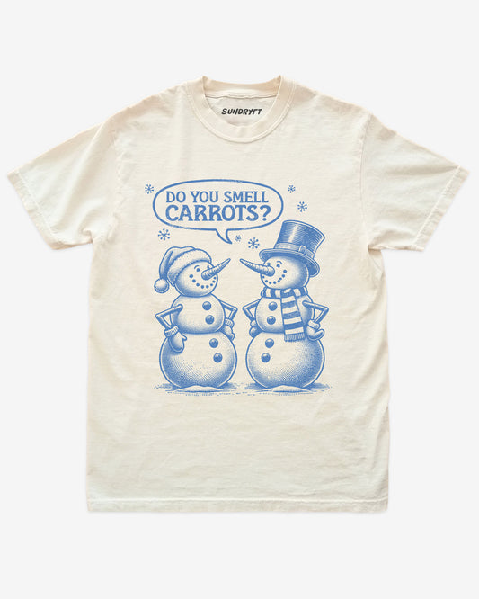 "Do You Smell Carrots?" shirt in ivory with snowmen graphic